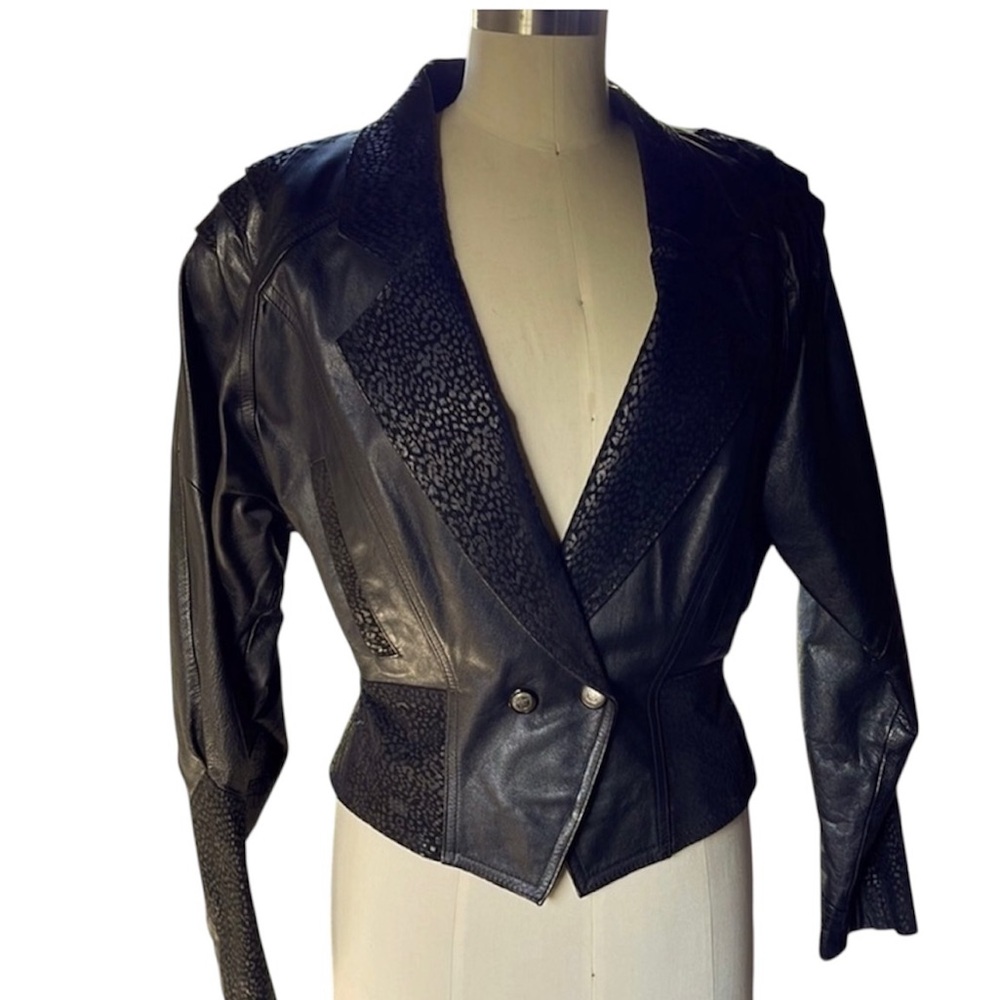 Vintage Adler Women’s 80s/90s Black Cropped Fitted Leather Suede Jacket  Sz M